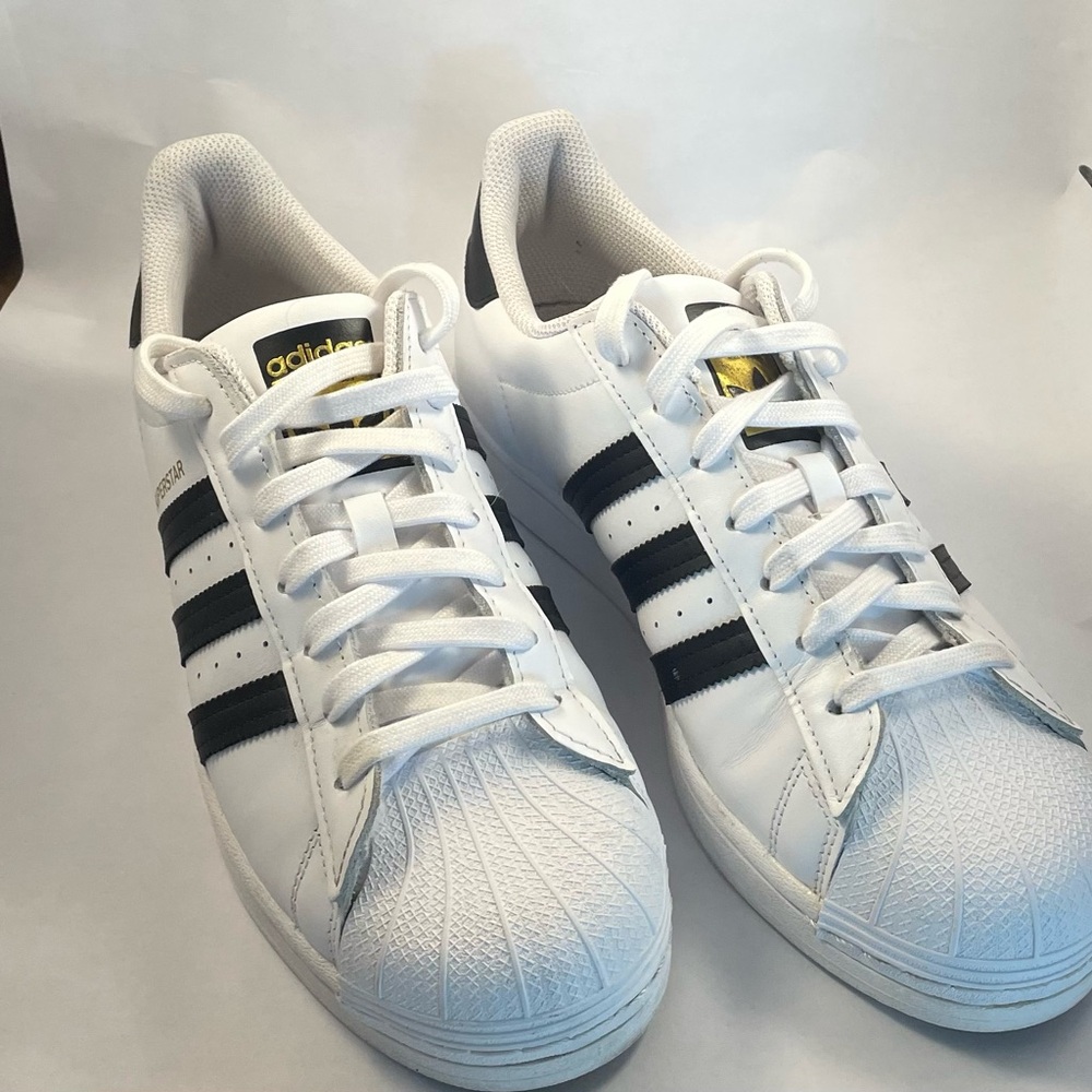 Men’s Adidas SuperStar white and black size 9.5